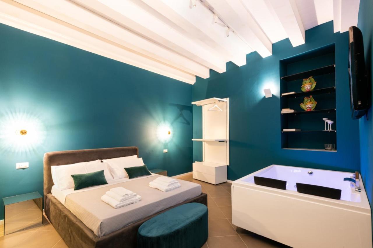 Carlo Suite Apartments Con Vasca Idromassaggio Palerme Extérieur photo